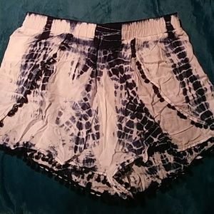 Flair shorts tydye